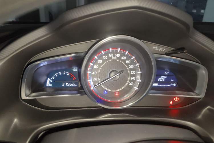 Used Mazda Mazda 3 Axela 2016 Sedan 1.5L Manual Luxury Model
