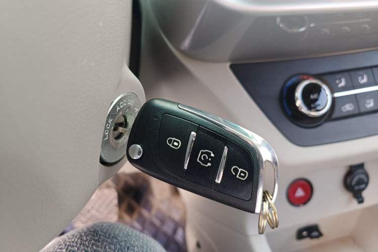 Used JMEV Xiao Qilin 2024 201km Comfort Version Interior 1