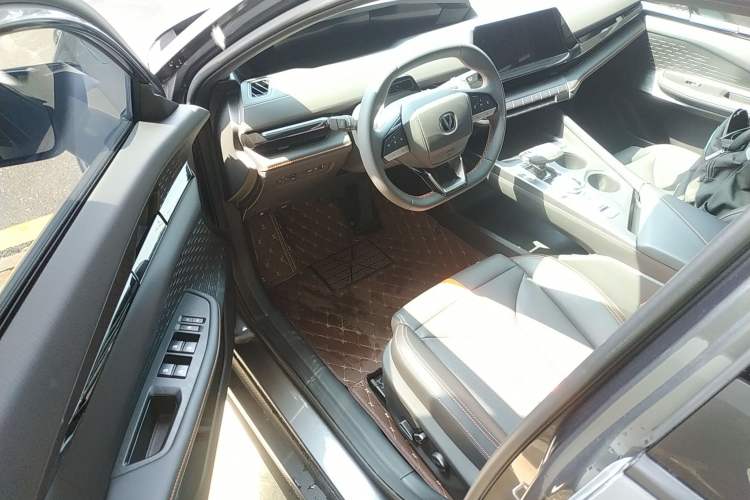 Used CHANGAN UNI-V 2024 1.5T Prestige Edition
