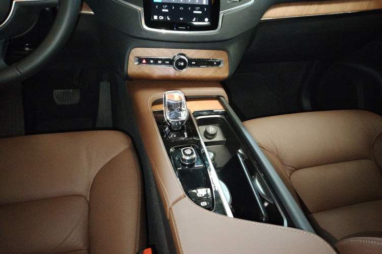 Used Volvo XC90 2024 B5 SmartDrive Luxury Edition 7-Seater
