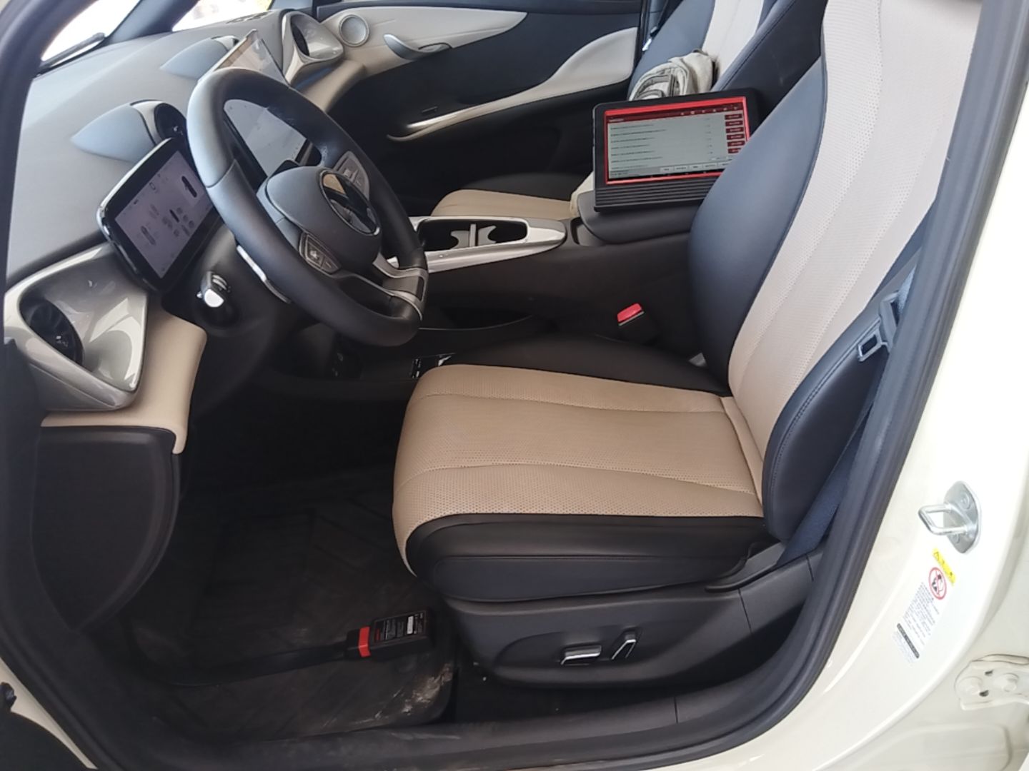 BYD Dolphin 2025 Intelligent Driving Version 410 km Fashion Edition — снимка 17
