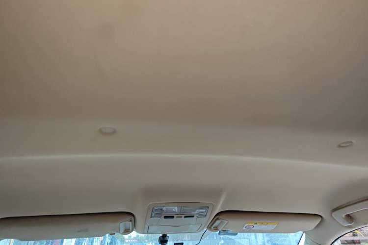 Used Toyota Highlander 2018 2.0T Two-Wheel Drive Elite Version 5 Seats China VI Standard Headliner