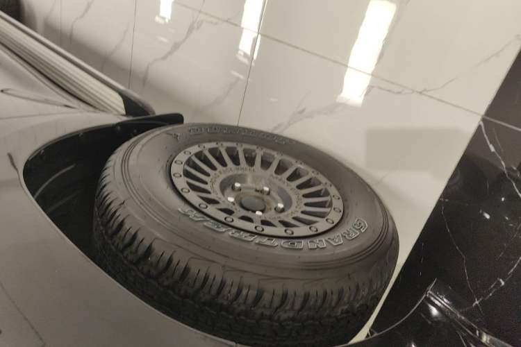 Used Toyota Land Cruiser 2015 4.0L V6 Middle East Limited Edition
