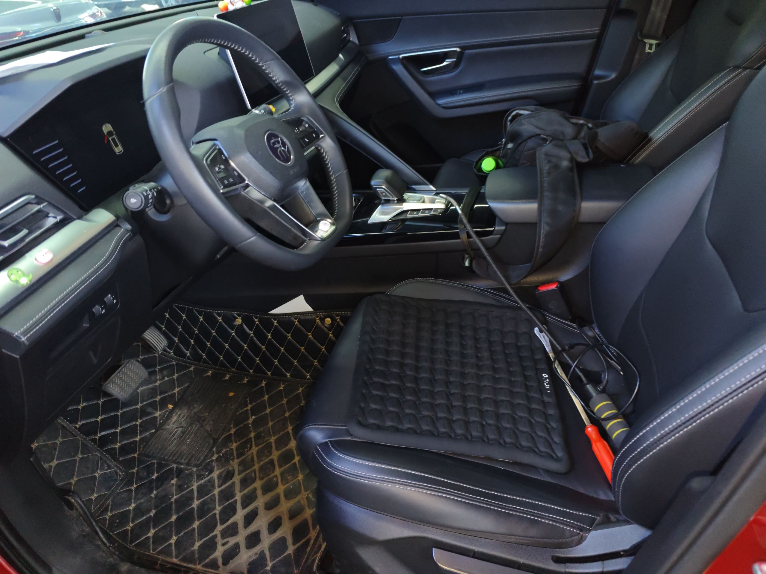 Переднее сиденье в автомобиле