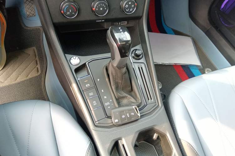 Used Volkswagen Lavida 2026 1.5L Automatic Starry Five-Million Edition Gear Lever