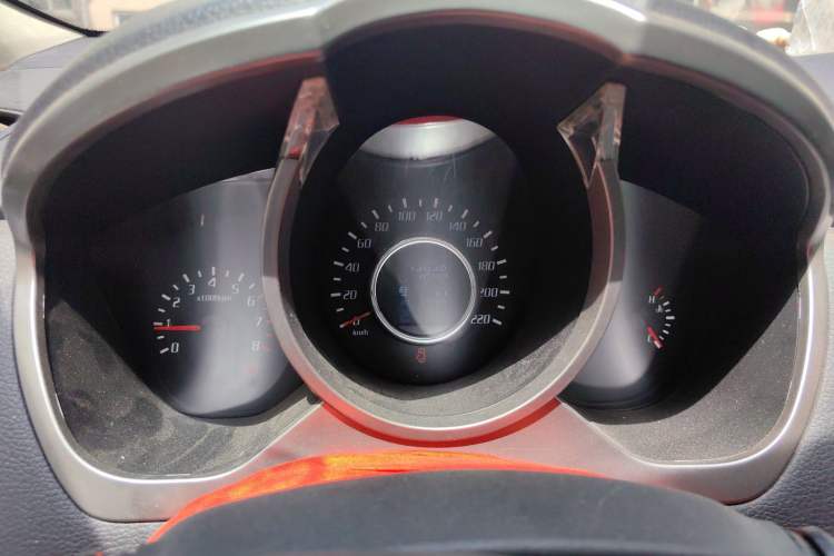 Used Huatai Santa Fe 2016 1.5T Gasoline Manual Two-Wheel Drive Smart Enjoyment i3 Model
