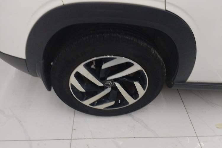 Used Citroen C3-XR 2015 1.6THP Automatic Pioneer Model Exterior 2