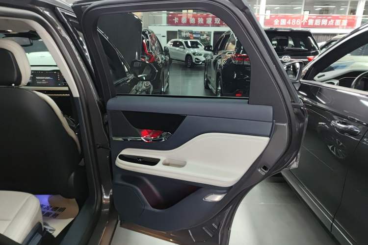 Used Lincoln Corsair 2023 2.0T Two-Wheel-Drive Luxury Edition
