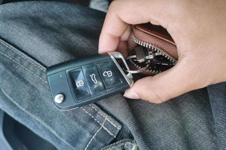 Used Volkswagen Tiguan L 2017 330TSI Automatic Two-Wheel Drive Luxury Edition Vehicle Key