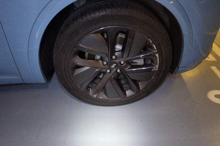 Used Li Auto L9 2022 Max model
