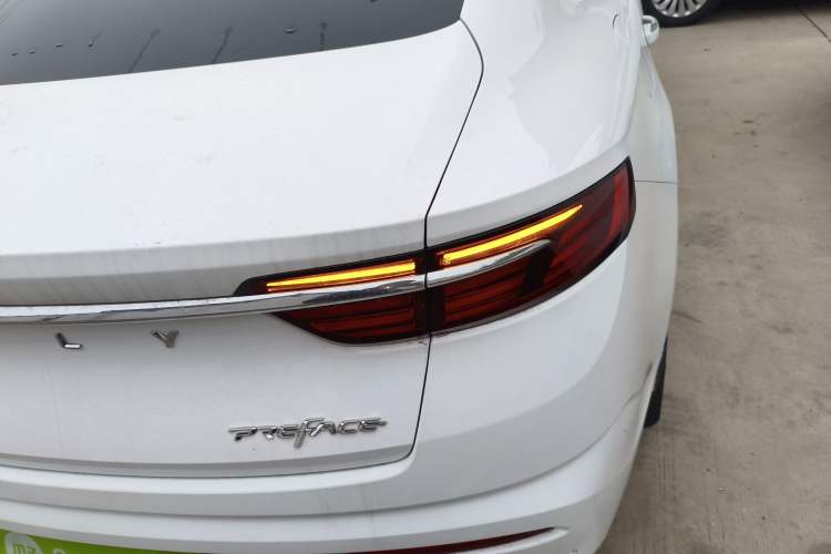Used Geely Auto Preface 2021 Revised Version 2.0TD Luxury Edition Right Rear Taillight
