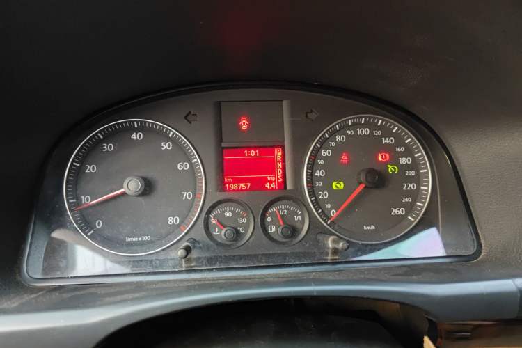 Used Volkswagen Touran 2008 1.8T ZhiZun Edition Automatic 5-Seater Instrument Cluster