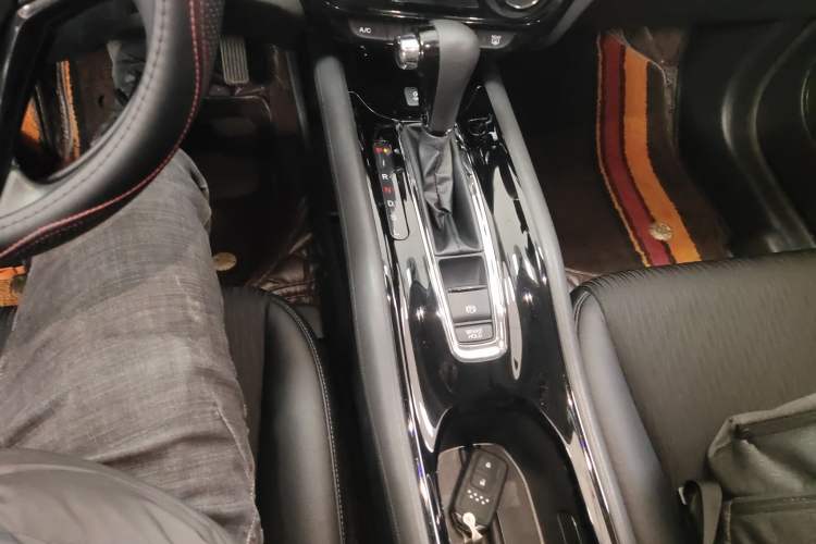 Used Honda Vezel 2020 1.5L CVT Luxury Edition