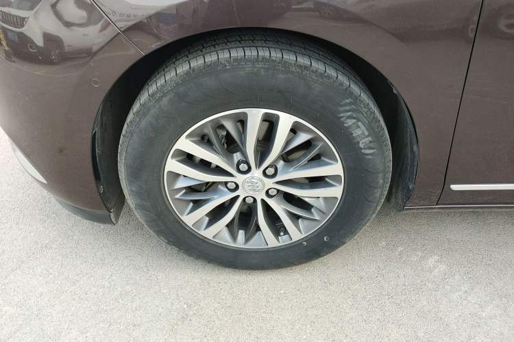 Used Buick GL8 2018 ES 28T Flagship Model China VI Standard