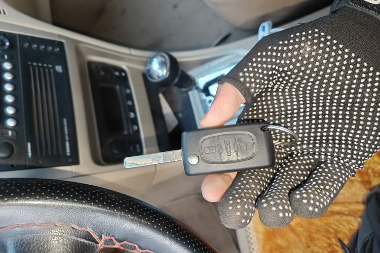 Used Peugeot 307 2008 Hatchback 1.6L Automatic Deluxe Edition
