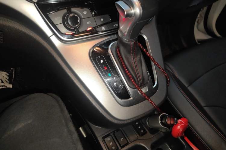 Used Haval H6 2017 Red-Label Sport Edition 1.5T Automatic Two-Wheel Drive Luxury Model Gear Lever