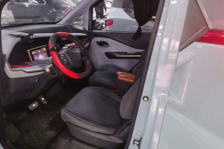 Used Wuling NAMMIEV 2021 Playful Model – High-Power Version Left Rear Seat