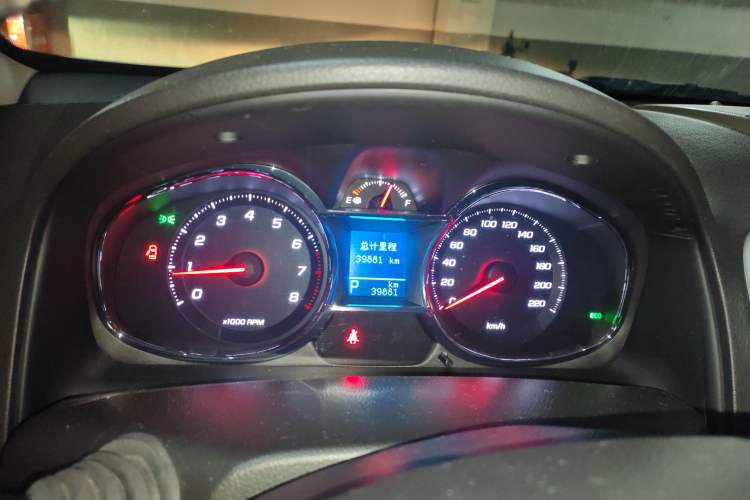 Used Chevrolet Captiva 2015 2.4L 4x4 Flagship Edition 7-Seater
