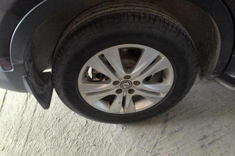 Used Dongfeng Aeolus AX7 2015 2.0L Manual Zhiyue Model Exterior 5