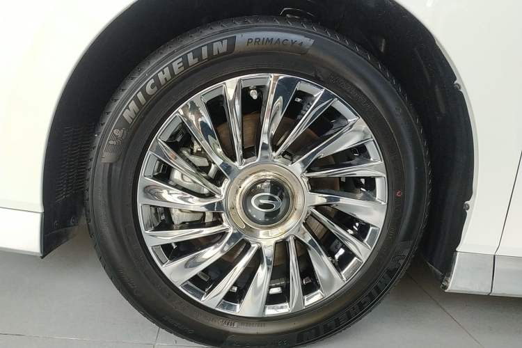 Used GAC Trumpchi M8 2024 Zongshi Series 400T Ultimate Edition Left Front Wheel Hub