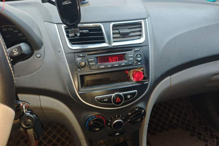 Used Hyundai Verna (older generation) 2016 1.4L Manual Fashion GS