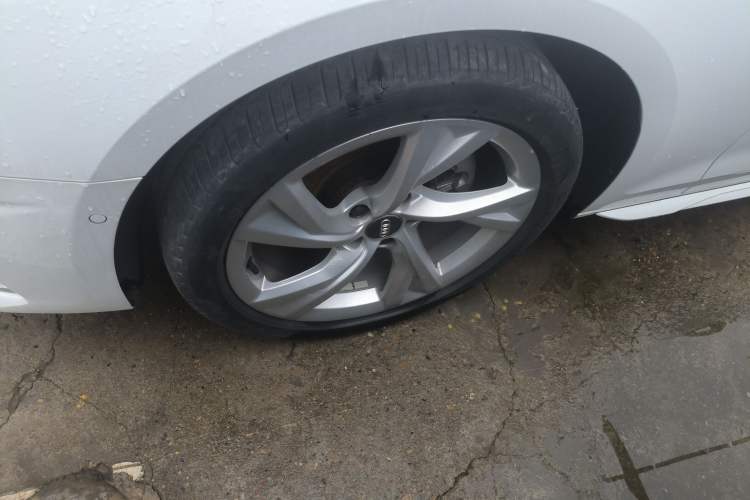 Used Audi A4L 2020 40 TFSI Luxury Prestige Edition Left Front Wheel Hub