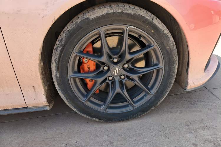 Used IM L6 2024 Max Standard Edition Right Front Wheel Hub