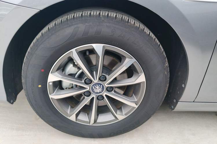 Used BYD Qin PLUS 2024 HONOR Edition DM-i 55KM Leading Model Left Front Wheel Hub