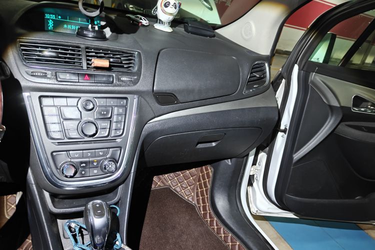 Used Buick Encore 2014 1.4T Automatic Two-Wheel Drive Urban Elite Model Audio And AC Panel