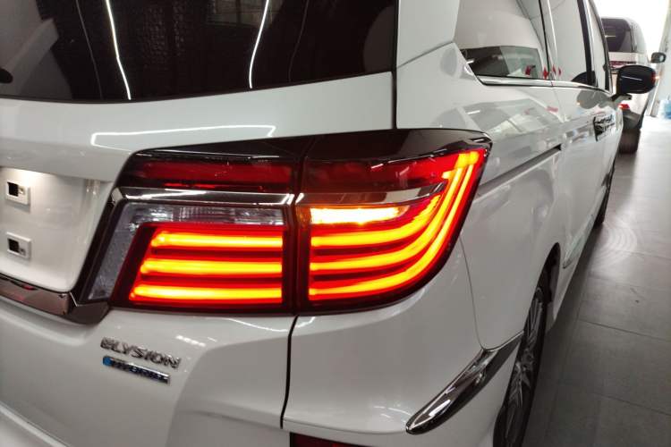 Used Honda Elysion 2019 2.0L Hybrid Luxury Edition