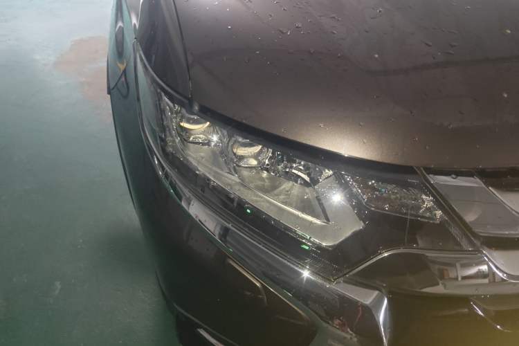 Used Mitsubishi Outlander 2016 2.4L 4x4 Luxury Edition 7-Seater
