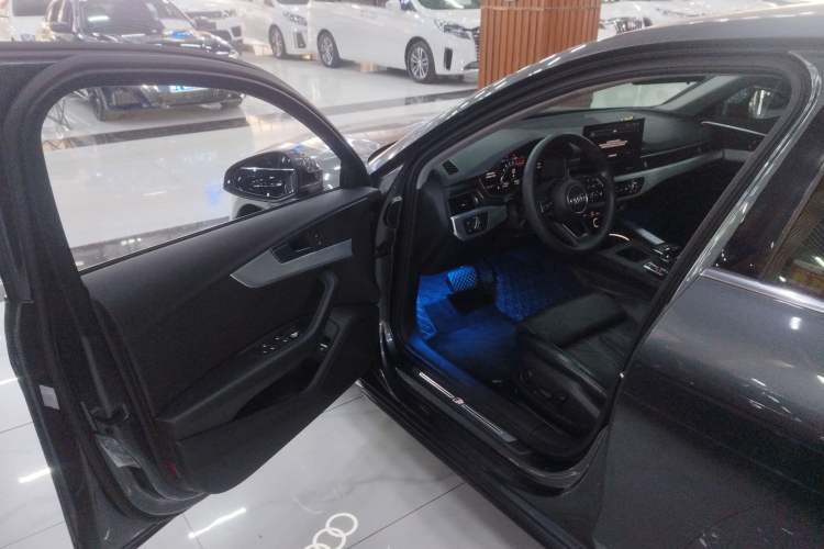 Used Audi A4L 2022 40 TFSI Fashion Dynamic Model
