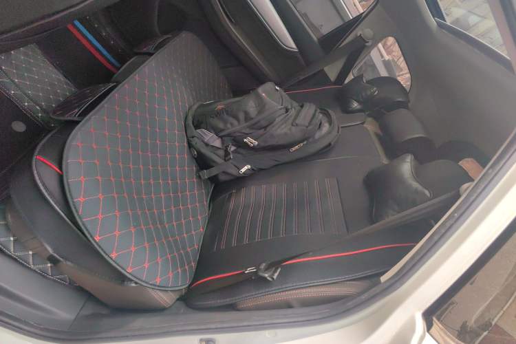 Used FORTHING Joyear X5 2017 Jingxiang Series 1.5T Manual Luxury Model Left Rear Seat