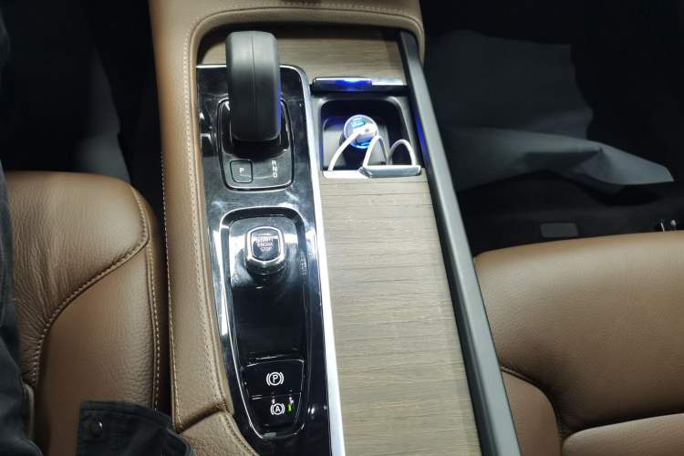 Used Volvo V90 2022 Cross Country B5 AWD Smart Range Edition
