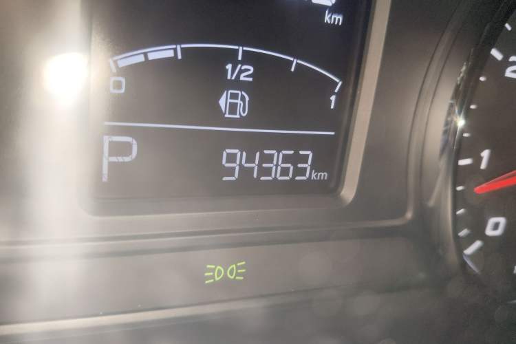 Used Roewe RX5 2016 20T Two-Wheel Drive Automatic Internet Smart Edition
