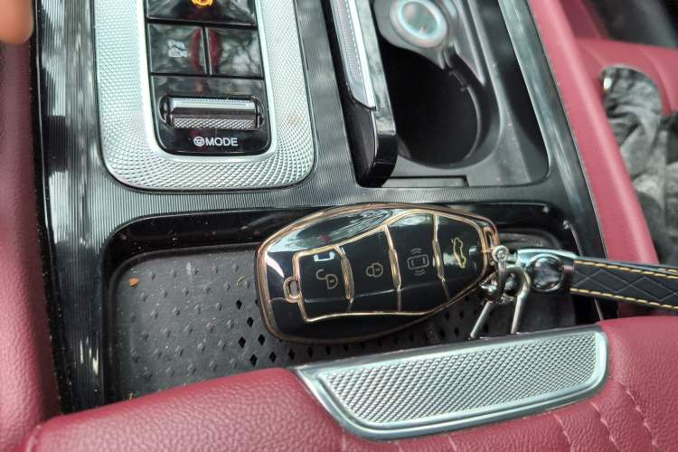 Used Hongqi H5 2025 2.0T Automatic Xuan Ying Edition Interior 1