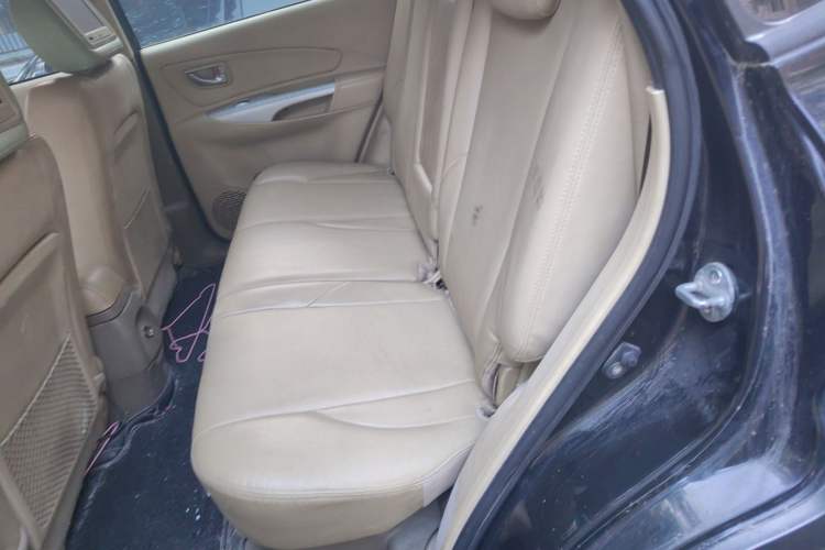 Used Hyundai Tucson 2009 2.0L Automatic Two-Wheel Drive with Sunroof
