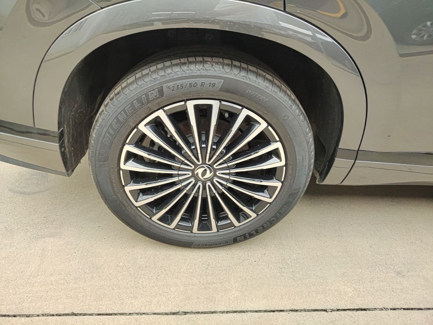 Dongfeng Aeolus L8 2025 Model 185KM Dream Edition — снимка 11