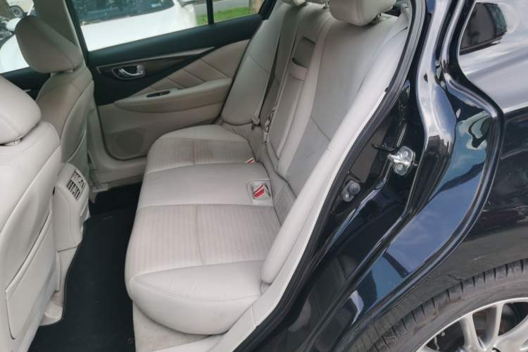 Used Infiniti Q50L 2015 2.0T Luxury Edition
