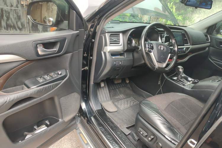 Used Toyota Highlander 2015 2.0T Four-Wheel Drive Luxury Edition 7-Seater Driver Seat