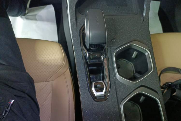 Used Geely Auto FX11 2023 1.5TD DCT Prestige Edition
