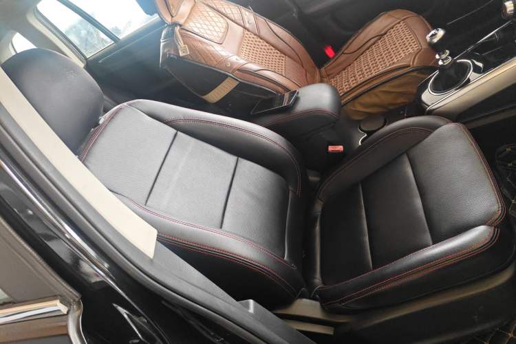 Used Zotye Domy X5 2015 1.5T Manual Luxury Model China V Standard
