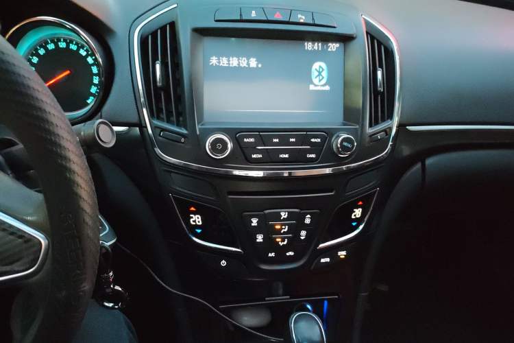 Used Buick Regal 2015 1.6T Leading Technology Model Audio And AC Panel