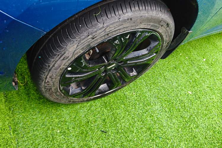 Used Wey VV5 2017 2.0T Flagship Edition Left Front Wheel Hub