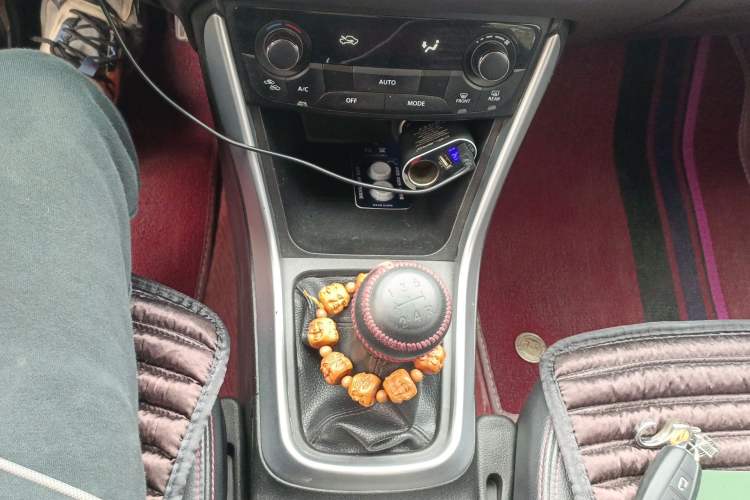 Used Suzuki S-Cross 2014 1.6L Manual Two-Wheel Drive Elite Model Gear Lever