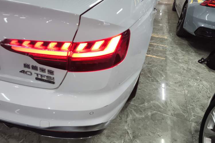 Used Audi A4L 2020 40 TFSI Fashion Dynamic Model Right Rear Taillight