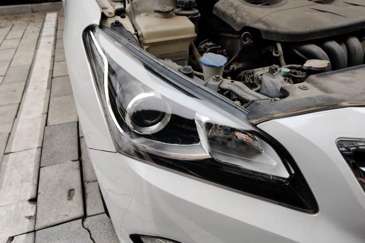 Used Hyundai Mistra 2014 1.8L Automatic Smart GLS Right Front Headlight