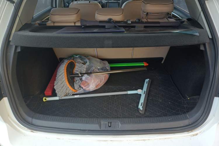 Used Volkswagen Golf 2014 1.6L Automatic Comfort Model Trunk