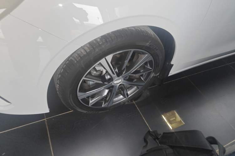 Used Geely Auto Emgrand 2022 4th Generation 1.5L CVT Luxury Model Exterior 4