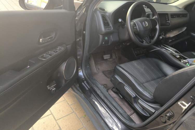 Used Honda Vezel 2017 1.8L CVT Front-Wheel Drive Pioneer Edition Driver Seat